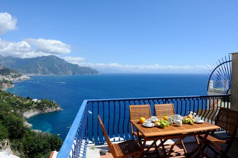 Balcony/Terrace, Balcony/Terrace, Landmark view, Mountain view, Sea view