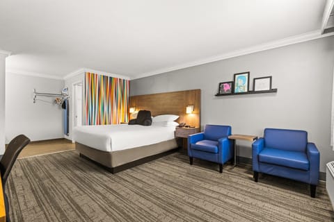 Bed, Seating area, Bedroom