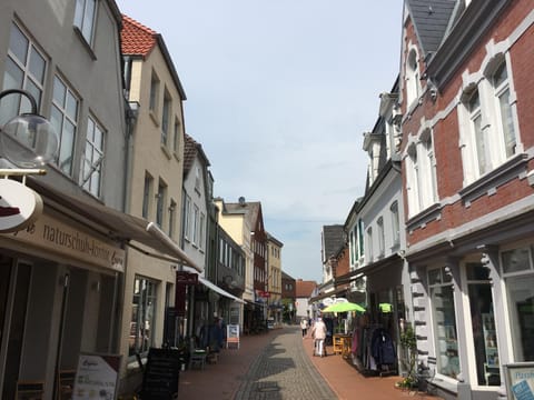 Property building, Street view