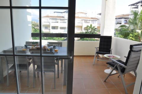 2201-Lovely 2 bedrooms with terrace and pool Eigentumswohnung in San Luis de Sabinillas