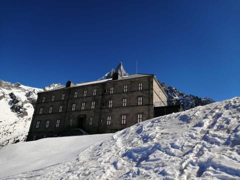 Property building, Winter