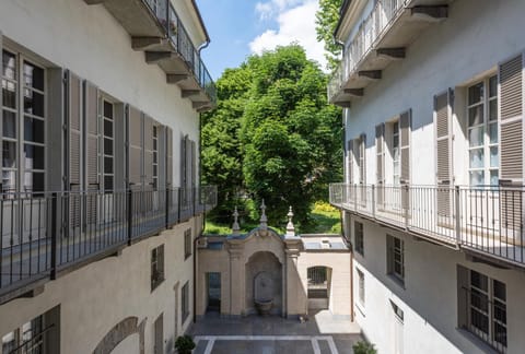 Inner courtyard view