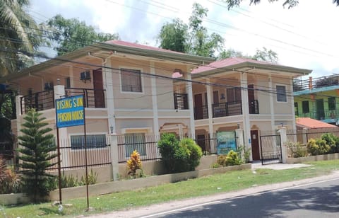 Rising Sun Pension House Bed and Breakfast in Oslob