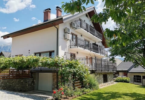 Property building, Garden, View (from property/room), Balcony/Terrace