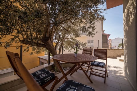 Green Olive Apartments Condo in Makarska