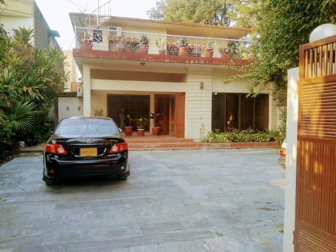 Pyramid International Guest House Alojamiento y desayuno in Islamabad