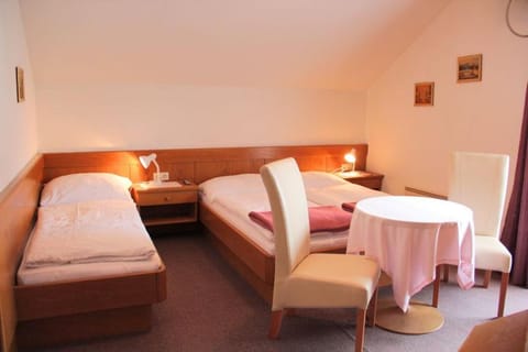 Pension Duregger Bed and Breakfast in Villach