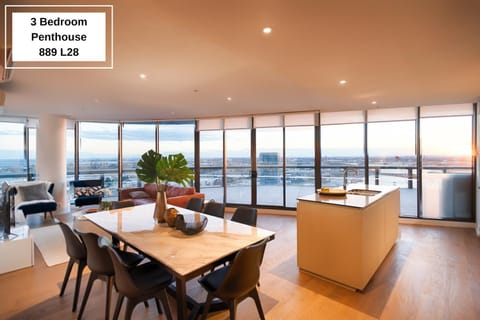 Orange Stay Apartments Condo in Melbourne