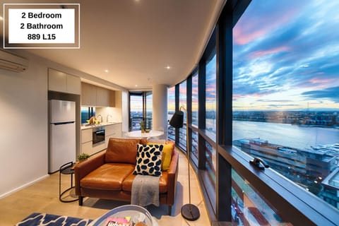 Orange Stay Apartments Condo in Melbourne