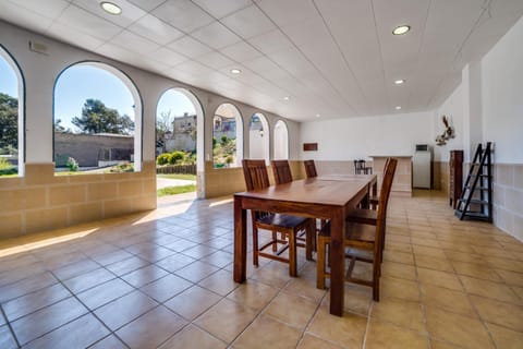 Patio, Garden, Dining area