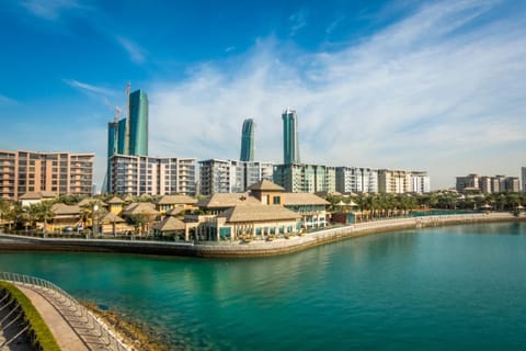 Property building, Neighbourhood, Lake view, Sea view