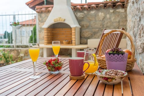 Patio, Balcony/Terrace, Seating area