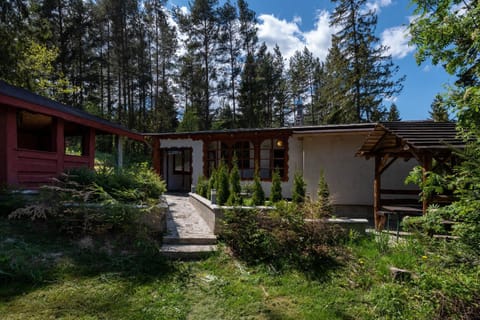 Property building, Facade/entrance, Garden