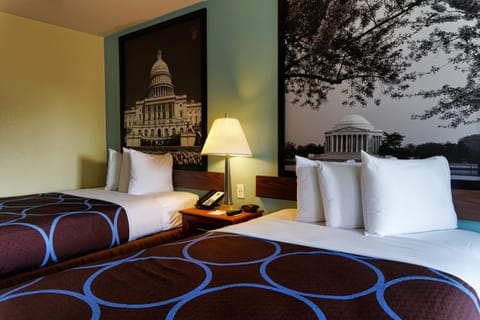 Super 8 by Wyndham Alexandria/Washington D.C. Area Hotel in Lincolnia
