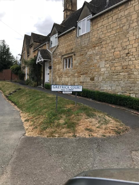 Granary Cottage House in Wychavon District