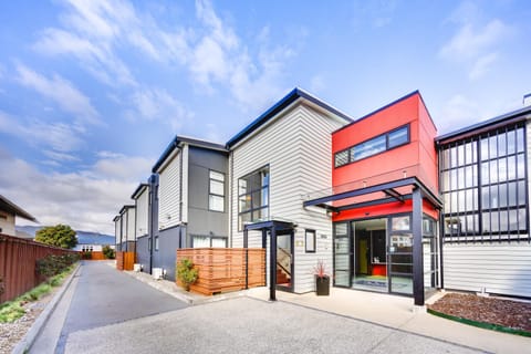 Property building, Facade/entrance