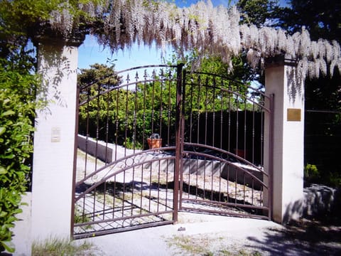 Le Balcon De Roxane House in Malaucène