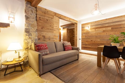Residence Le Grand Chalet Aparthotel in Courmayeur