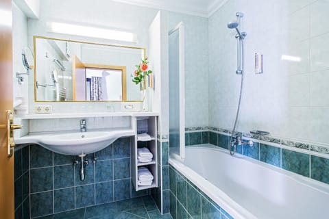 Bathroom, Decorative detail