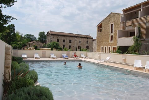 Property building, Day, Swimming pool, Swimming pool