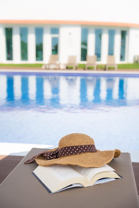 Pool view, Swimming pool, sunbed