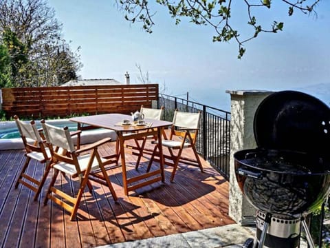 BBQ facilities, Balcony/Terrace, Mountain view, Sea view, Swimming pool