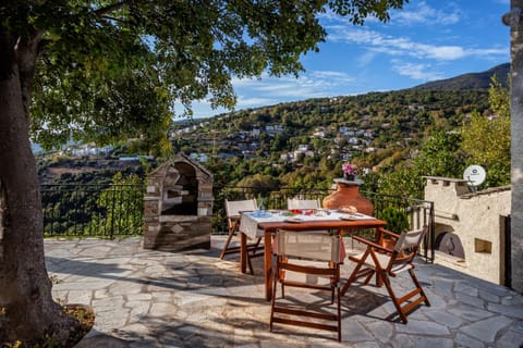 View (from property/room), Balcony/Terrace, Mountain view, Pool view, Sea view