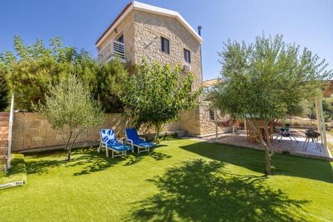 Patio, Day, Garden, Garden view