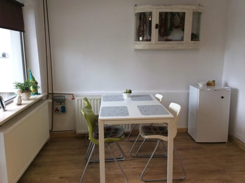 Photo of the whole room, Dining area