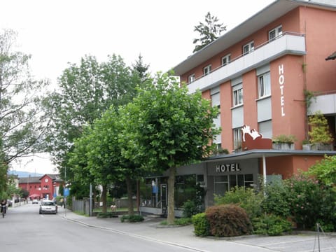 Facade/entrance, Summer