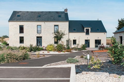 Facade/entrance, Garden view