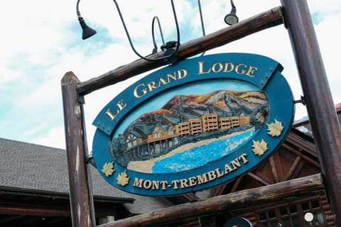 Le Grand Lodge Mont Tremblant Hôtel in Mont-Tremblant
