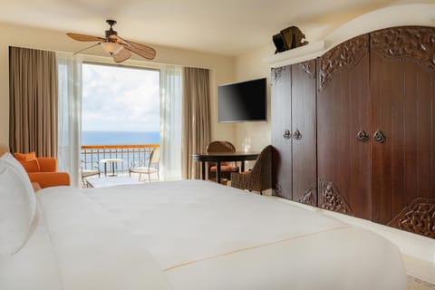 Bed, TV and multimedia, Bedroom, Sea view, hair dresser, wardrobe