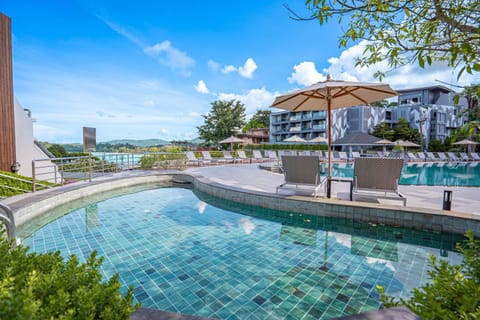 Day, Pool view, Swimming pool, sunbed