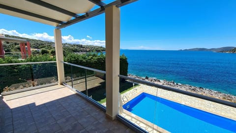 View (from property/room), Balcony/Terrace, Pool view, Sea view