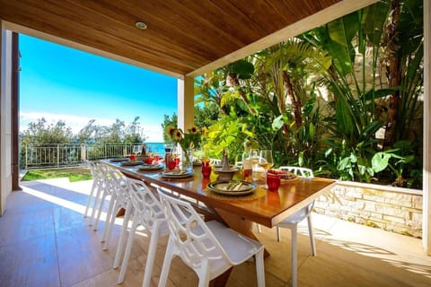 View (from property/room), Food and drinks, Dining area