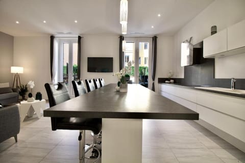 TV and multimedia, Kitchen or kitchenette, Dining area