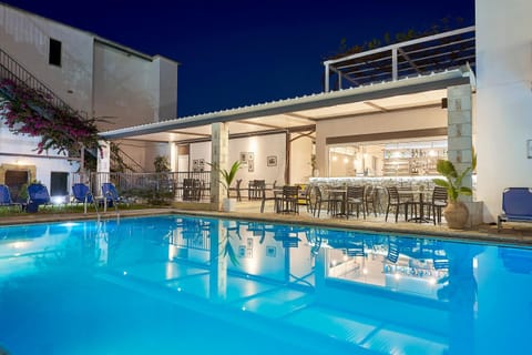 Eva Suites & Apartments Appartement-Hotel in Agia Marina