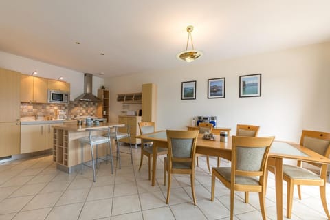 L'Hermitage, 4 appartements avec terrasse, vue lac, parking et PISCINE, LLA Selections by Location Lac Annecy Appartement in Talloires