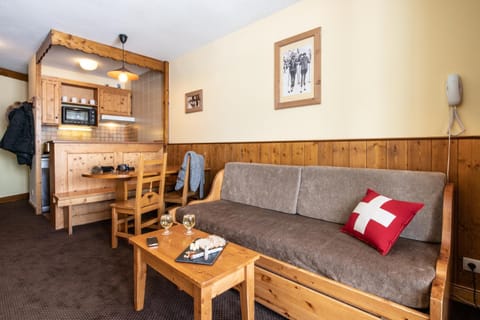 Le Cheval Blanc - Village Montana Appartement-Hotel in Les Allues