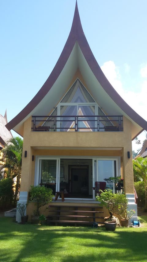 Facade/entrance, Garden view