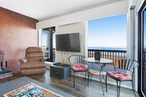 Spindrift Oceanfront Home - The Starboard House in Oregon