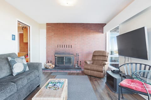 Spindrift Oceanfront Home - The Starboard House in Oregon