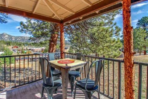 Historic Wilderness Retreat House in Estes Park