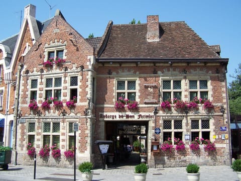 Auberge Du Bon Fermier Hotel in Valenciennes