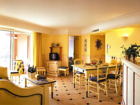 Lagrange Vacances Port-Marine Apartment hotel in Sainte-Maxime