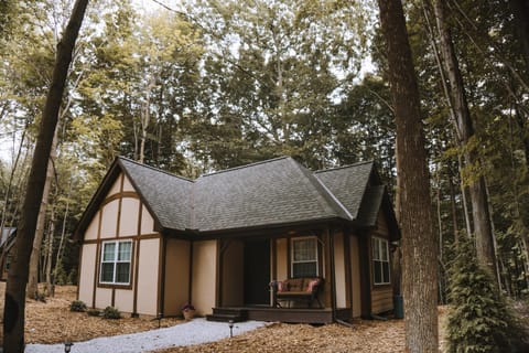Vineyard Woods Natur-Lodge in Lake Erie