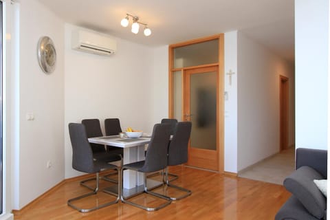 Luxury Omiš Apartment Condo in Split-Dalmatia County