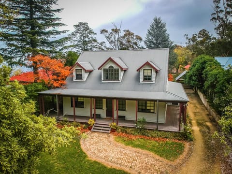 Whispering Pines Cottages Lodge nature in Wentworth Falls