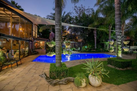 Sunrock Guesthouse Bed and Breakfast in Gauteng